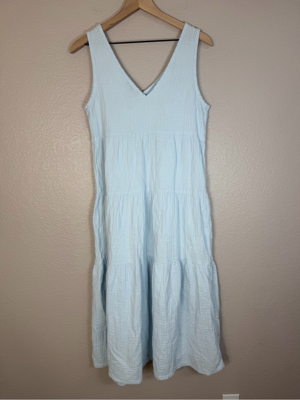 Quince 100% Organic Cotton Gauze Tiered Maxi Dress in Nantucket Blue Medium $128 - Picture 8 of 13